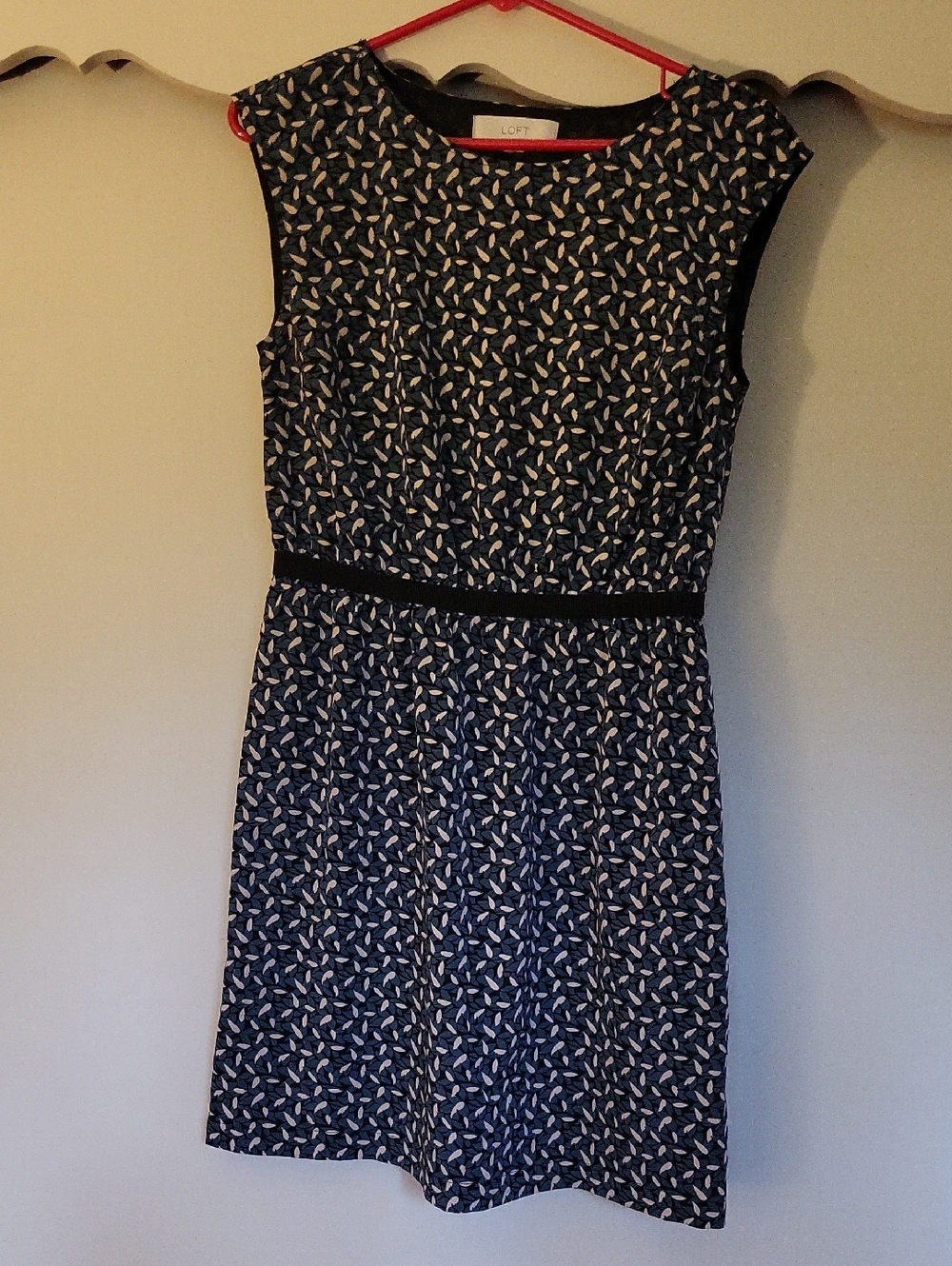 LOFT Green and White Printed Cap-Sleeve Sheath Dress